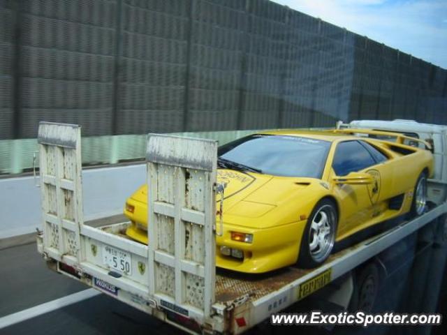 Lamborghini Diablo spotted in Tokyo, Japan