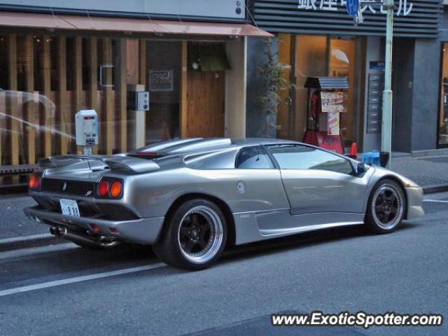 Lamborghini Diablo spotted in Tokyo, Japan