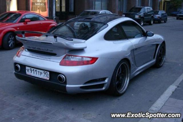 Porsche 911 Turbo spotted in Moscow, Russia