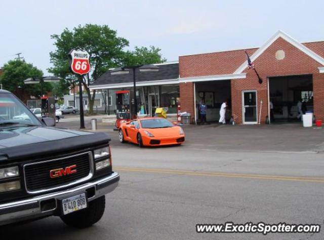 Lamborghini Gallardo spotted in Hinsdale, Illinois