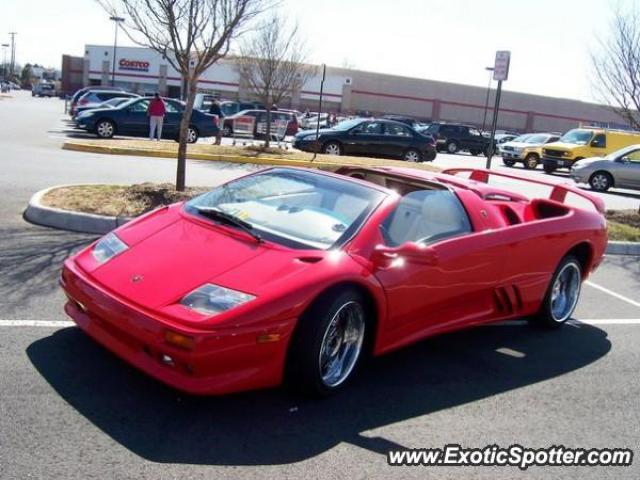 Lamborghini Diablo spotted in Toronto, Canada