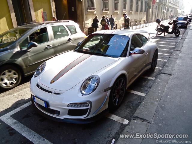 Porsche 911 GT3 spotted in Milan, Italy