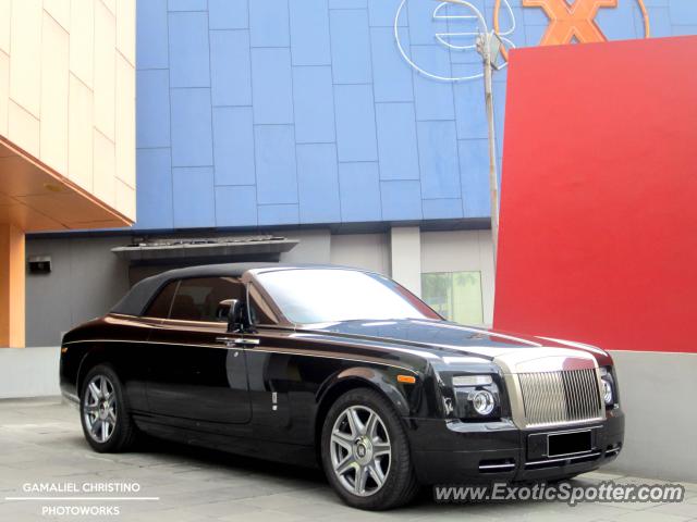 Rolls Royce Phantom spotted in Jakarta, Indonesia