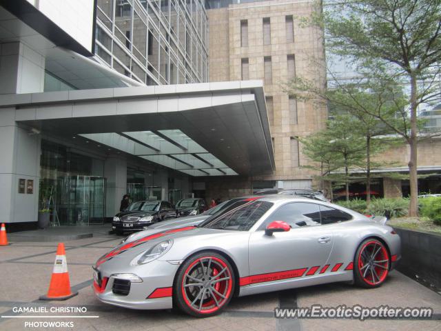 Porsche 911 spotted in Jakarta, Indonesia