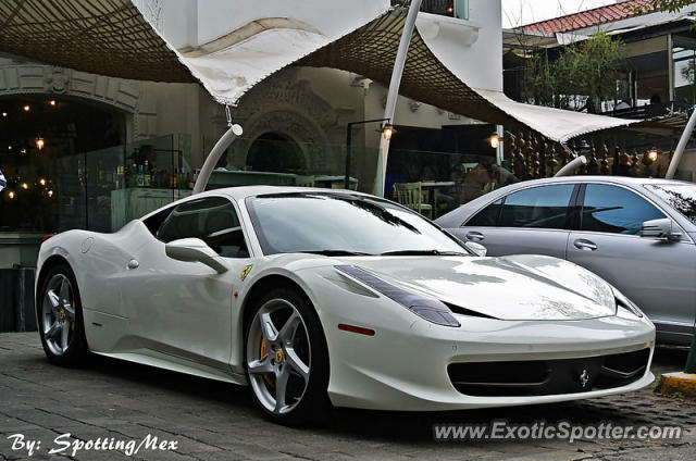 Ferrari 458 Italia spotted in Ciudad de México, Mexico