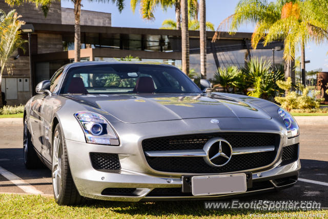 Mercedes SLS AMG spotted in Brasilia, Brazil