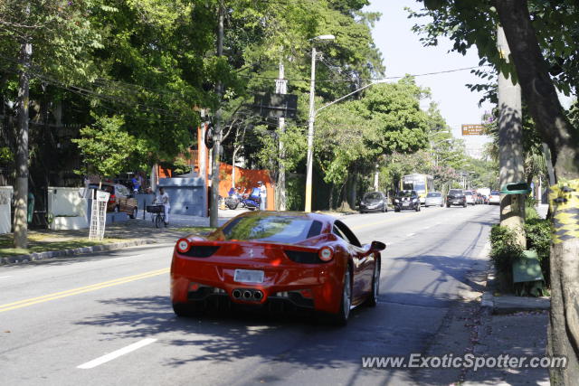 Ferrari 458 Italia spotted in São Paulo, Brazil