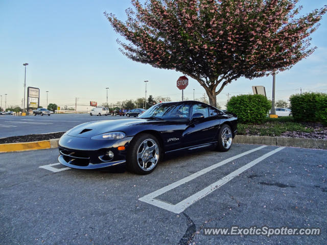 Dodge Viper spotted in Harrisburg, Pennsylvania