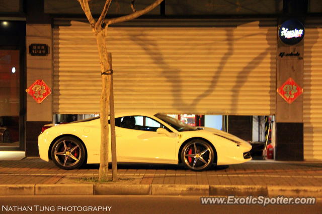 Ferrari 458 Italia spotted in Shanghai, China