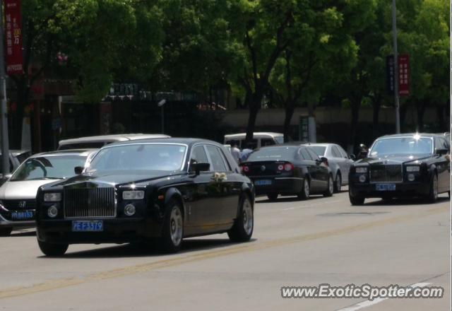 Rolls Royce Phantom spotted in Shanghai, China