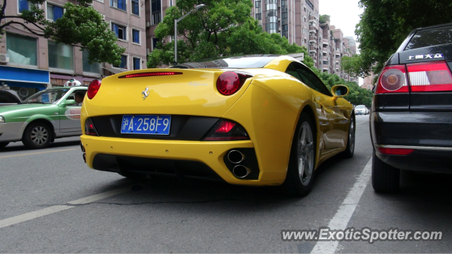 Ferrari California spotted in Shanghai, China