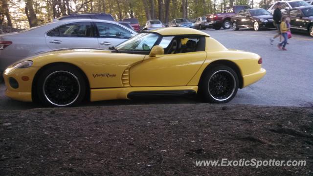 Dodge Viper spotted in Newtown, Connecticut