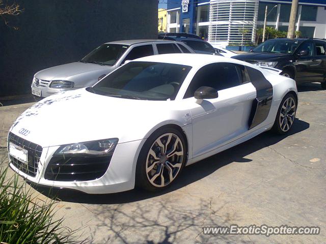 Audi R8 spotted in São Paulo, Brazil