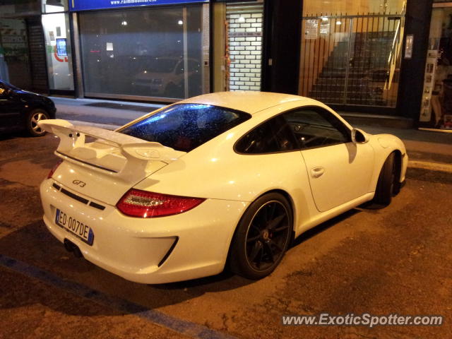 Porsche 911 GT3 spotted in Milano, Italy