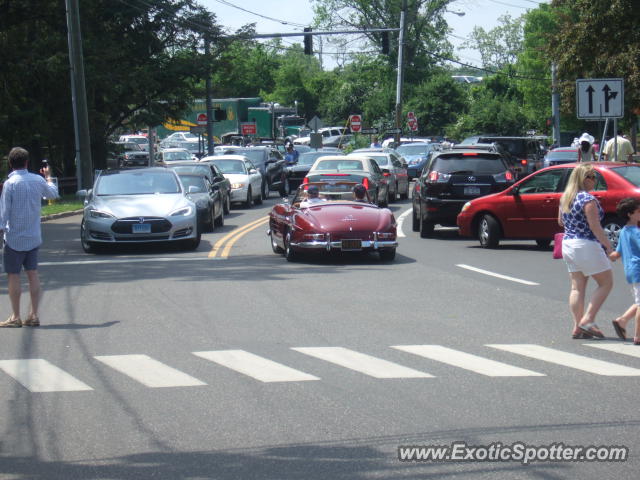 Mercedes 300SL spotted in Greenwich, Connecticut