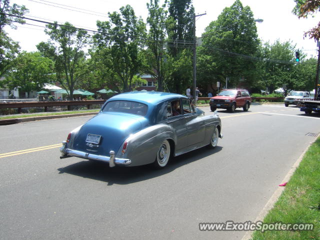 Rolls Royce Silver Cloud spotted in Greenwich, Connecticut