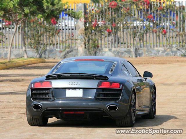 Audi R8 spotted in Lima, Peru