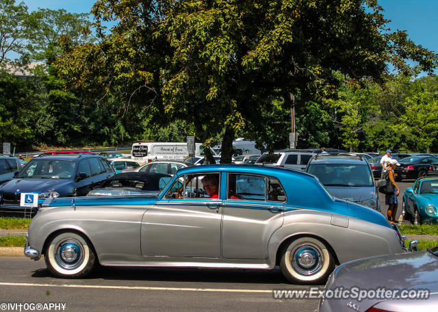 Rolls Royce Silver Cloud spotted in Greenwich, Connecticut