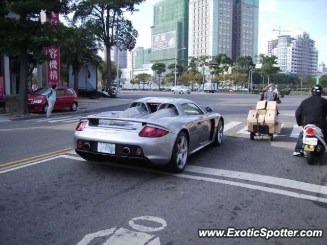 Porsche Carrera GT spotted in Taichung, Taiwan