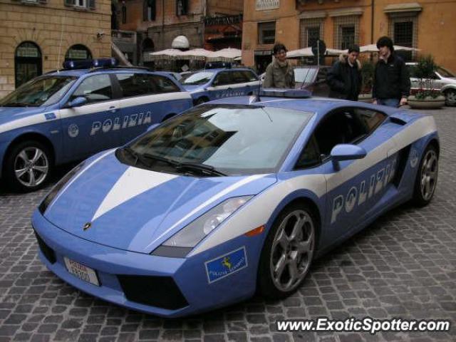 Lamborghini Gallardo spotted in Roma, Italy