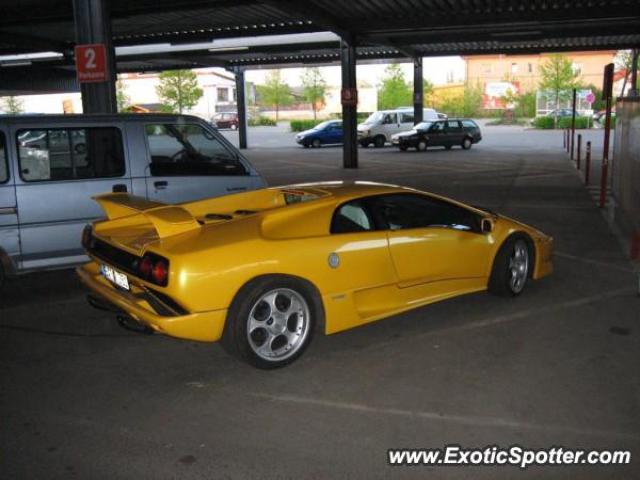 Lamborghini Diablo spotted in Berlin, Germany