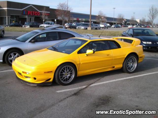 Lotus Esprit spotted in Carbondale, Illinois