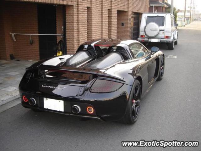 Porsche Carrera GT spotted in Tokyo, Japan