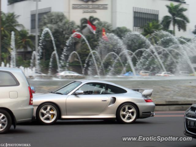 Porsche 911 GT2 spotted in Jakarta, Indonesia