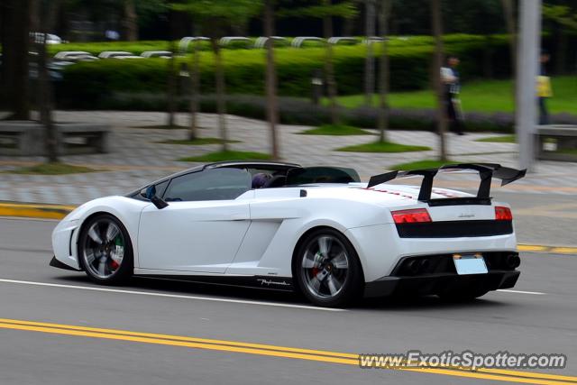 Lamborghini Gallardo spotted in Taipei, Taiwan