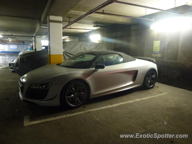 Audi R8 spotted in London, United Kingdom