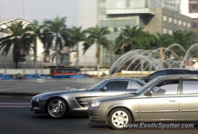 Mercedes SLS AMG spotted in Jakarta, Indonesia