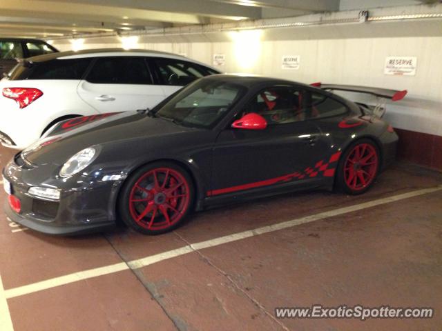 Porsche 911 GT3 spotted in Paris, France