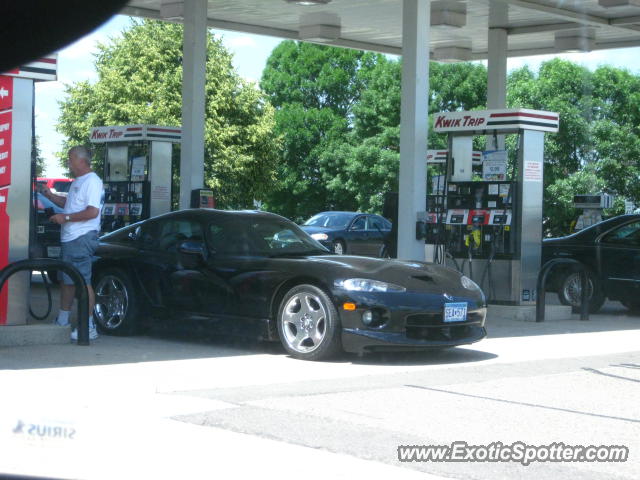 Dodge Viper spotted in Burnsville, Minnesota