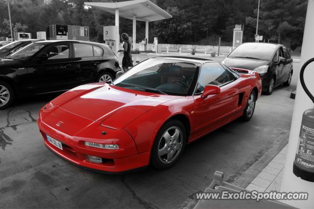 Acura NSX spotted in A8, France