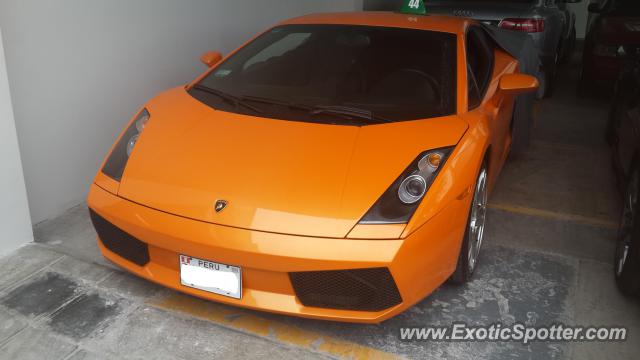 Lamborghini Gallardo spotted in Lima, Peru