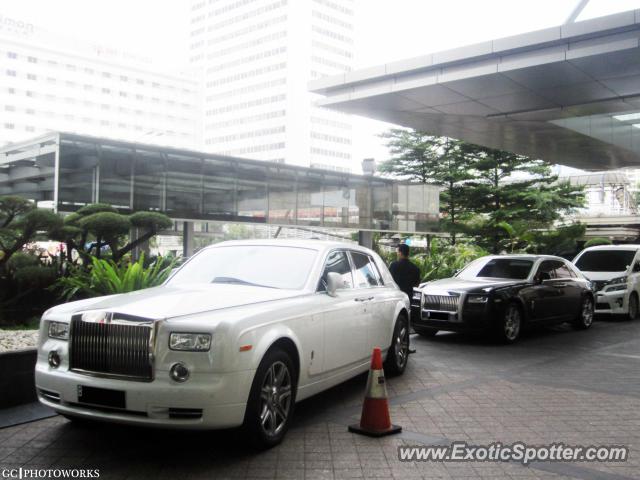 Rolls Royce Phantom spotted in Jakarta, Indonesia