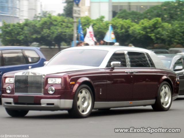 Rolls Royce Phantom spotted in Jakarta, Indonesia