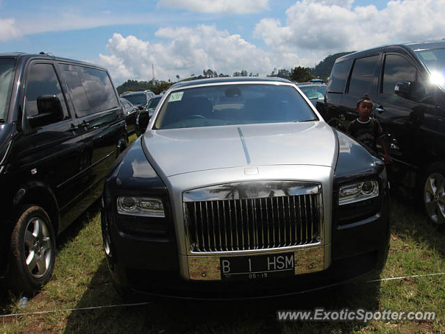 Rolls Royce Ghost spotted in Jakarta, Indonesia