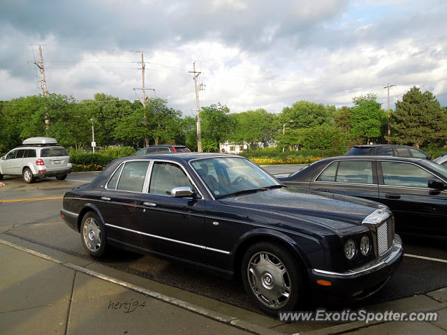 Bentley Arnage spotted in Lake Forest, Illinois