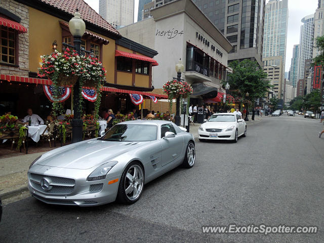 Mercedes SLS AMG spotted in Chicago, Illinois