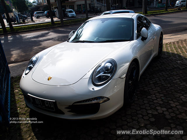 Porsche 911 spotted in Jakarta, Indonesia