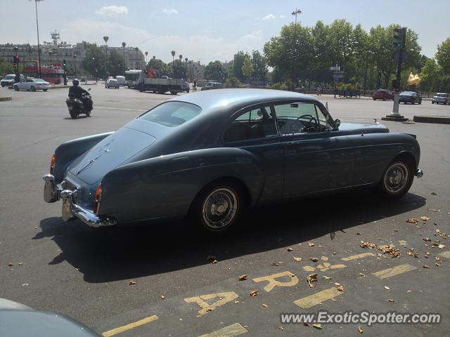 Bentley Continental spotted in Paris, France