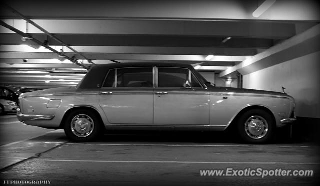 Rolls Royce Silver Shadow spotted in Paris, France