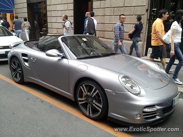 Porsche 911 Turbo spotted in Milano, Italy