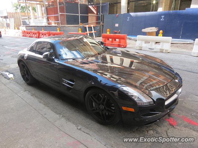 Mercedes SLS AMG spotted in Manhattan, New York