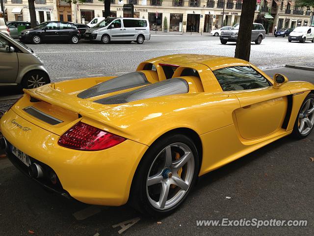 Porsche Carrera GT spotted in Paris, France