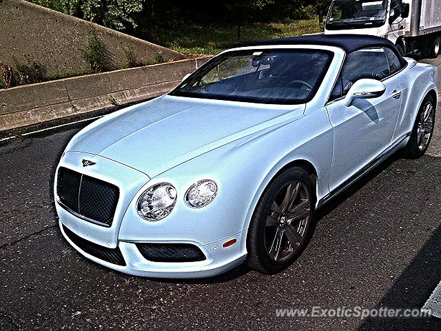 Bentley Continental spotted in Chicago, Illinois