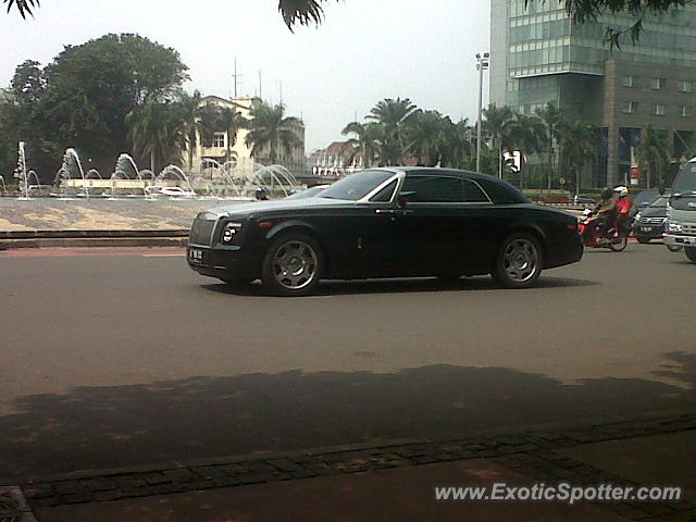 Rolls Royce Phantom spotted in Jakarta, Indonesia