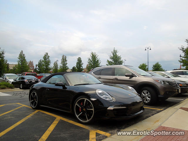 Porsche 911 spotted in Barrington, Illinois