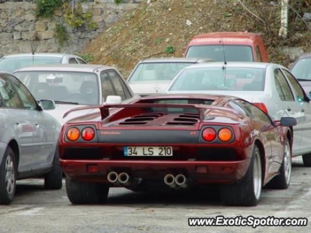 Lamborghini Diablo spotted in Istanbul, Turkey